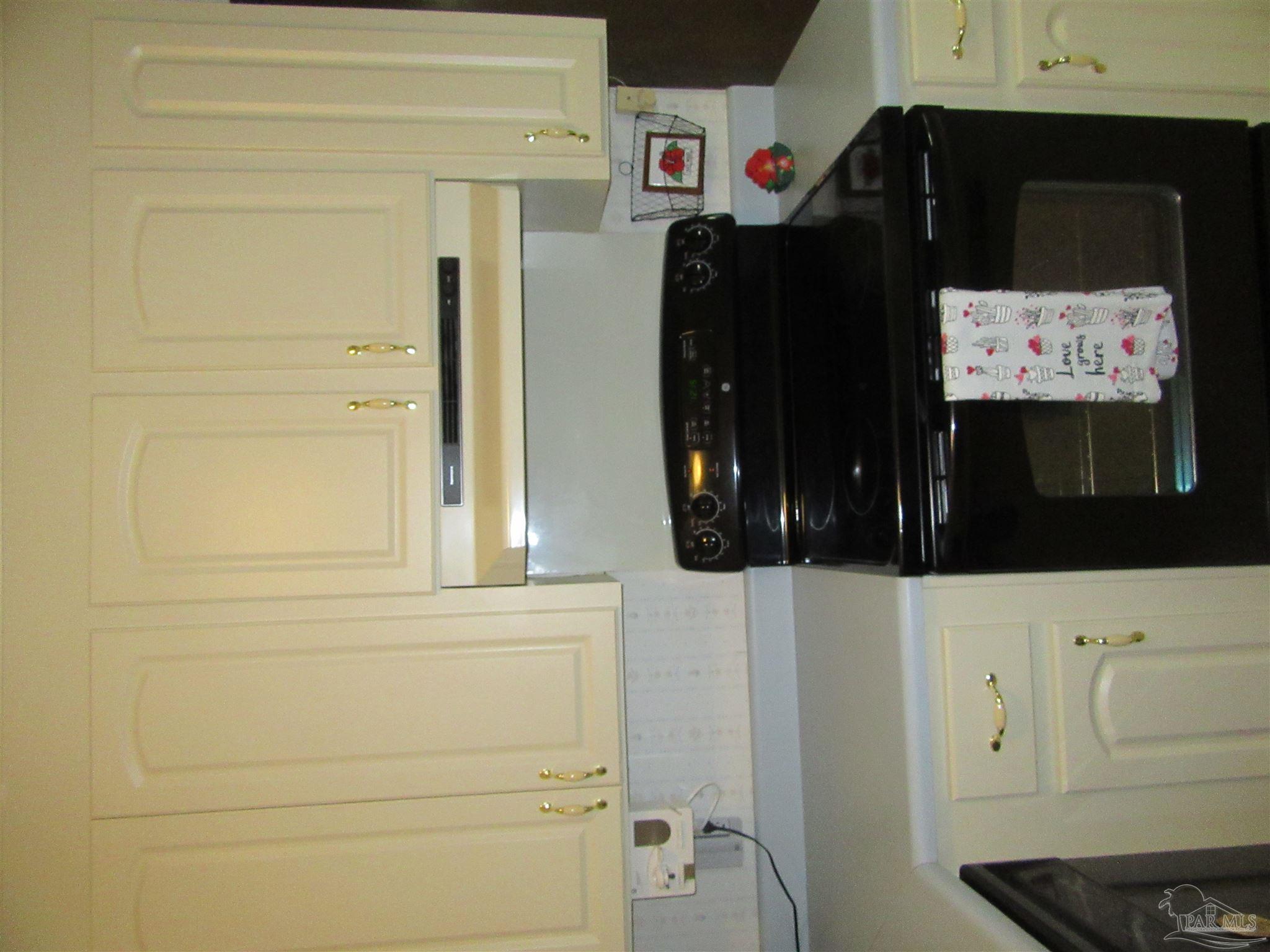 5795 Adelyn Road Pensacola, FL 32504 - Photo 9 of 27 Gallery Image 9