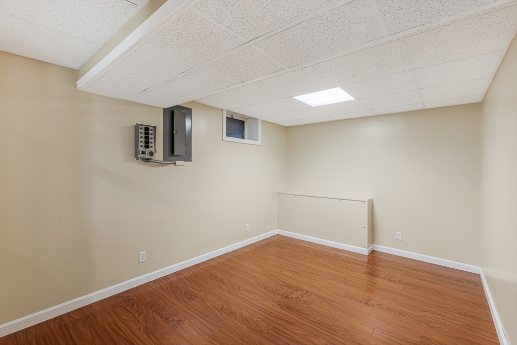 14 Raymond Road Chelmsford, MA 01824 - Photo 22 of 35