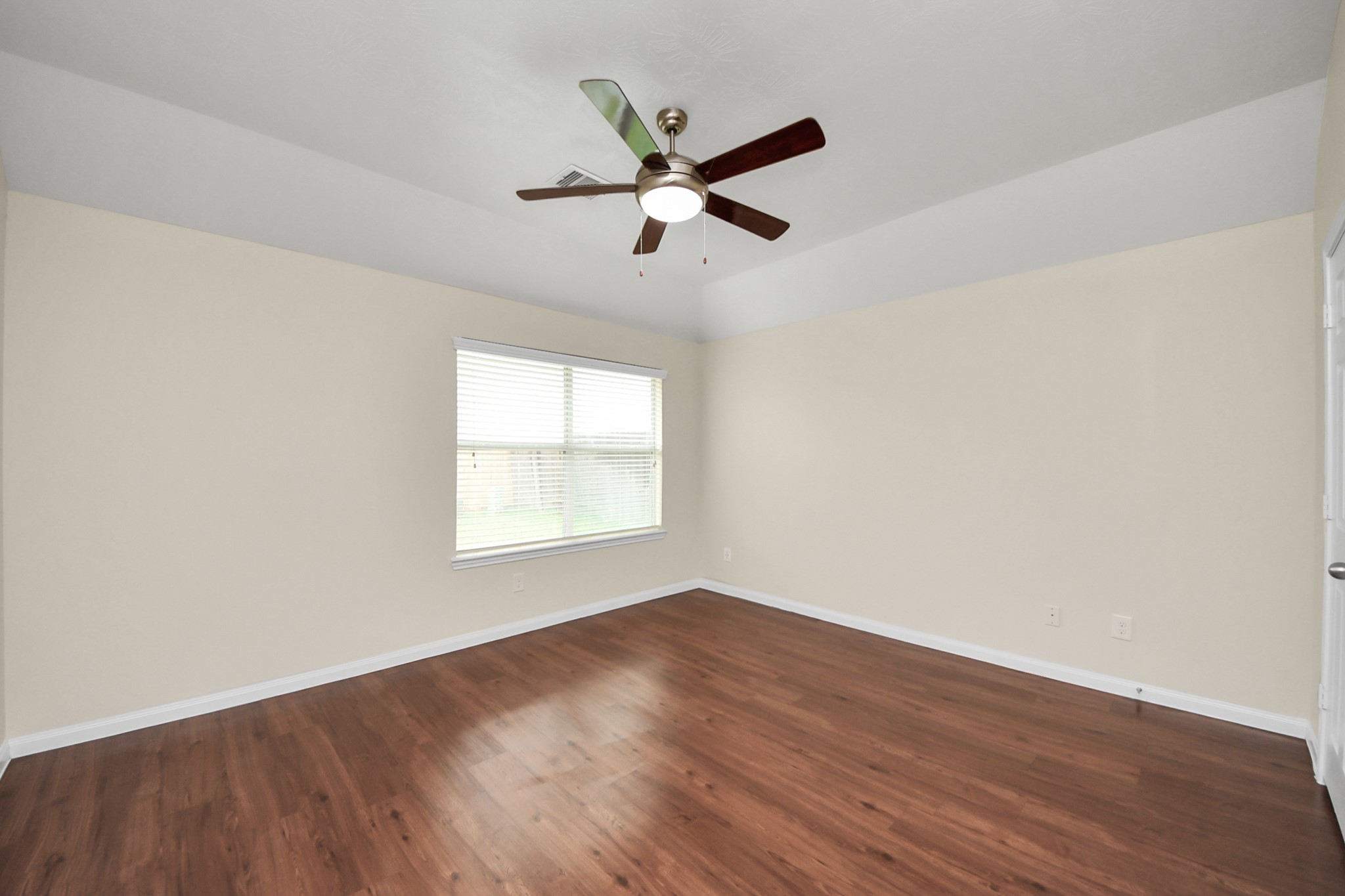 819 Sun Prairie Drive Houston, TX 77090 - Photo 8 of 20