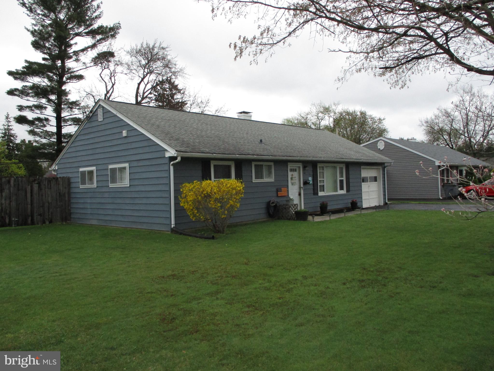 661 Locust Road Warminster, PA 18974 - Photo 2 of 13