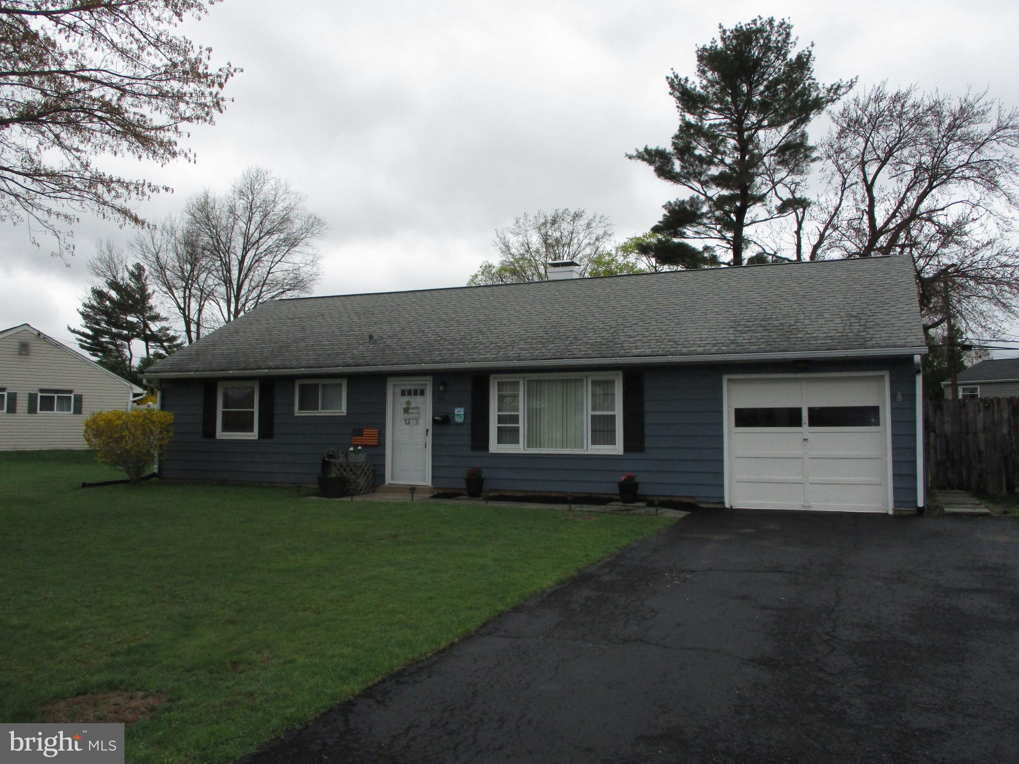661 Locust Road Warminster, PA 18974 - Photo 3 of 13
