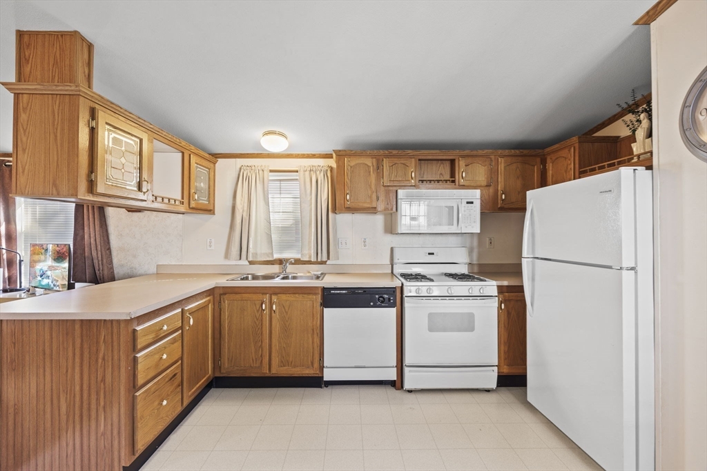 9 Chesapeake Road Holbrook, MA 02343 - Photo 11 of 18