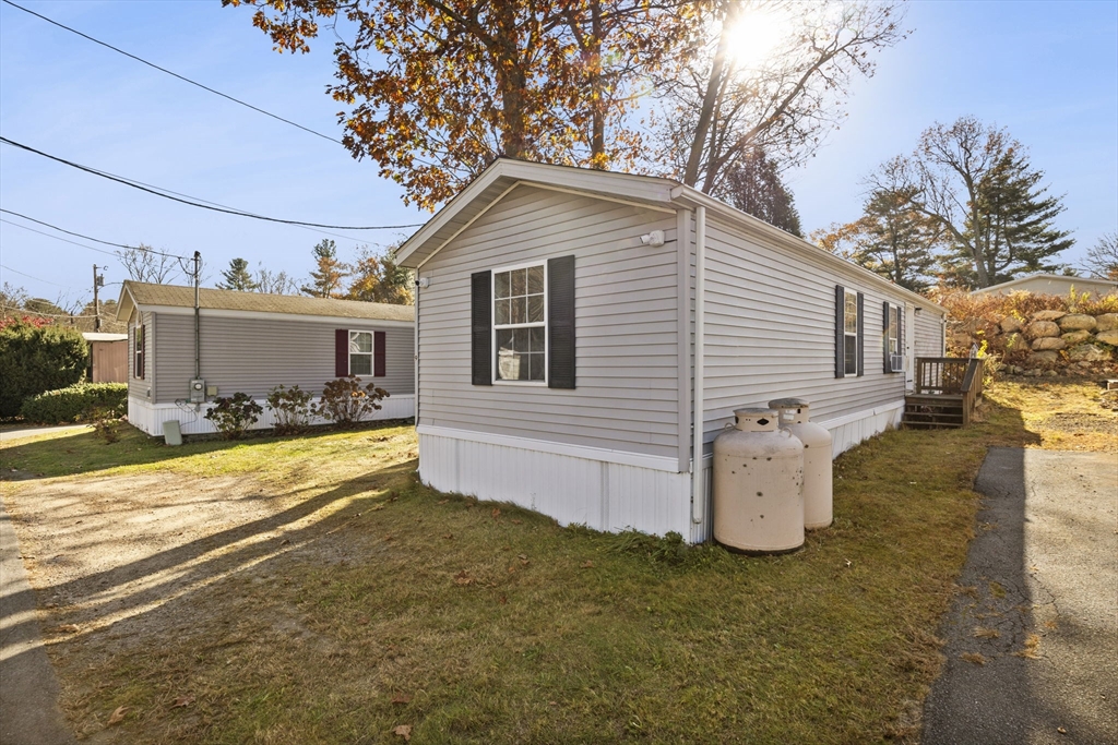 9 Chesapeake Road Holbrook, MA 02343 - Photo 3 of 18