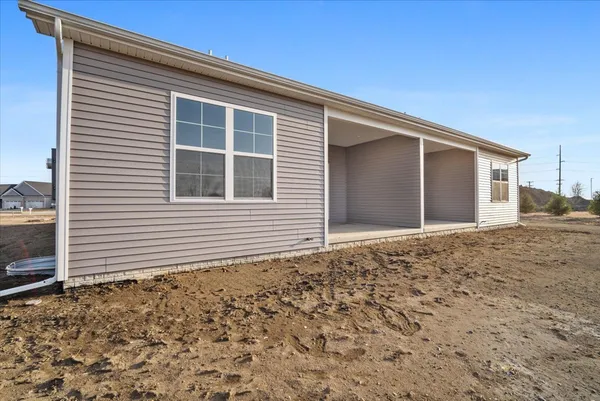 $379,900 | 8 Stone Ml Court, Bloomington, IL 61705
