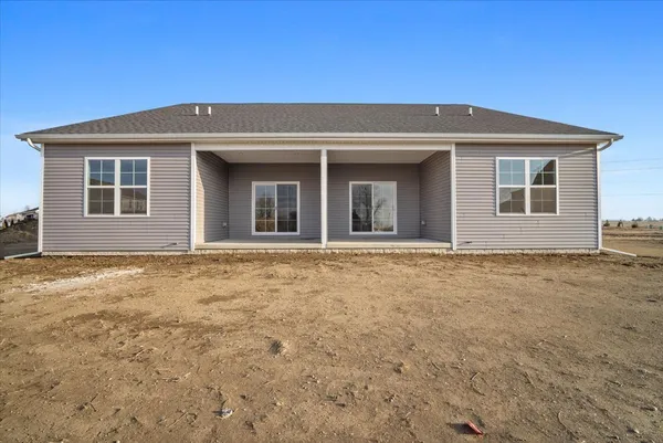 $379,900 | 8 Stone Ml Court, Bloomington, IL 61705
