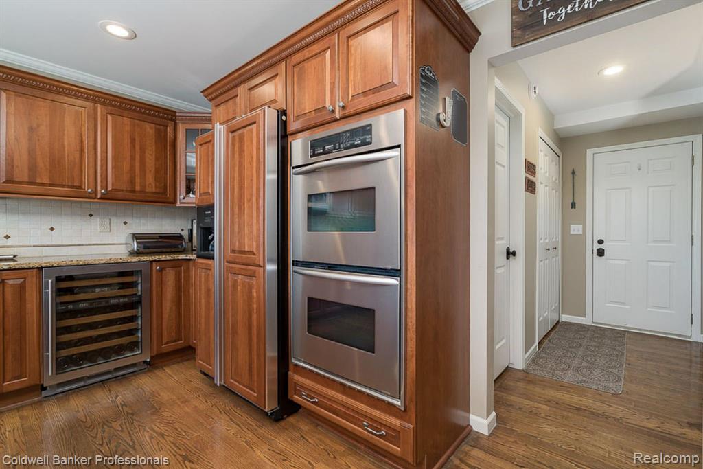 1287 Muirwood Court Rochester Hills, MI 48306 - Photo 15 of 44