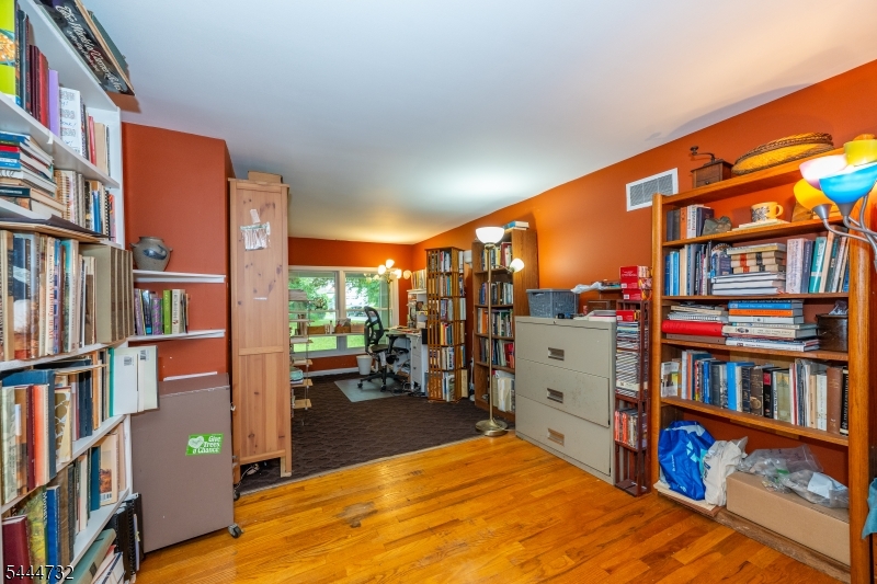 89 Moraine Road Morris Plains, NJ 07950 - Photo 25 of 48