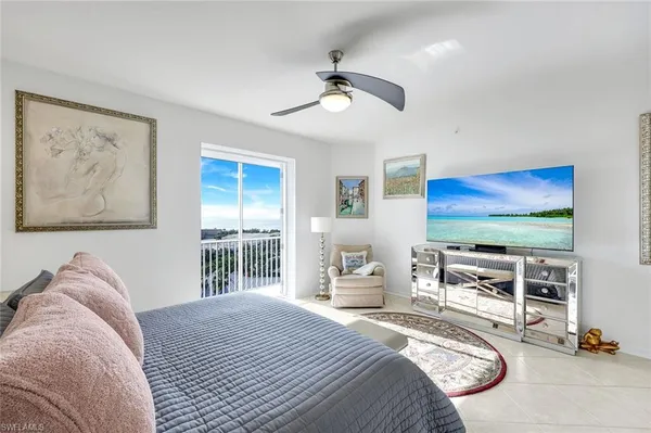 $14,000 | 400 Flagship Drive, Unit 902, Naples, FL 34108