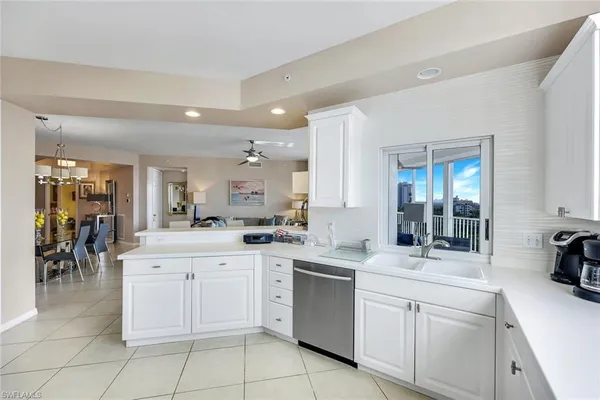 $14,000 | 400 Flagship Drive, Unit 902, Naples, FL 34108