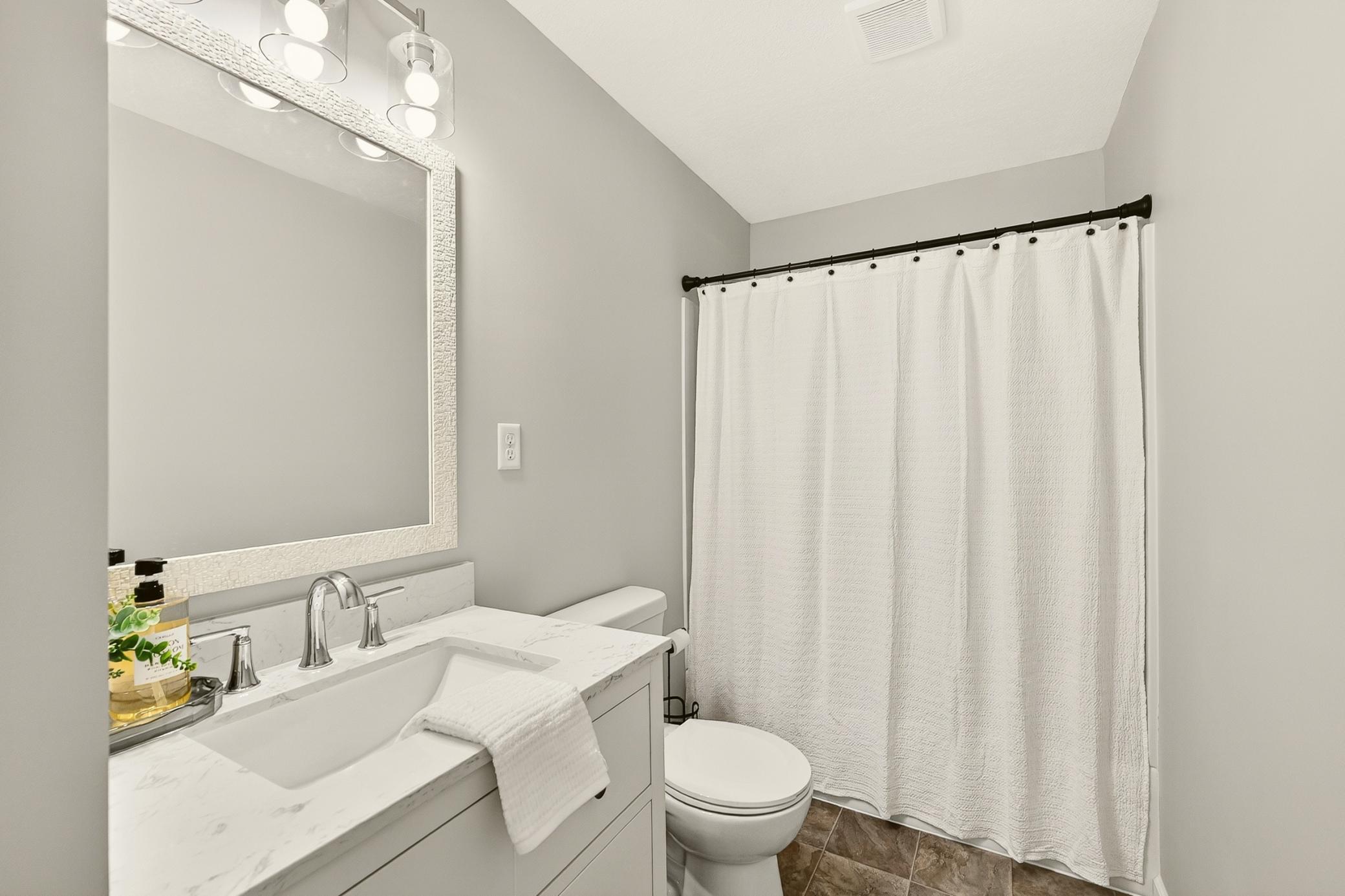 427 21st Avenue Southwest Rochester, MN 55902 - Photo 11 of 19