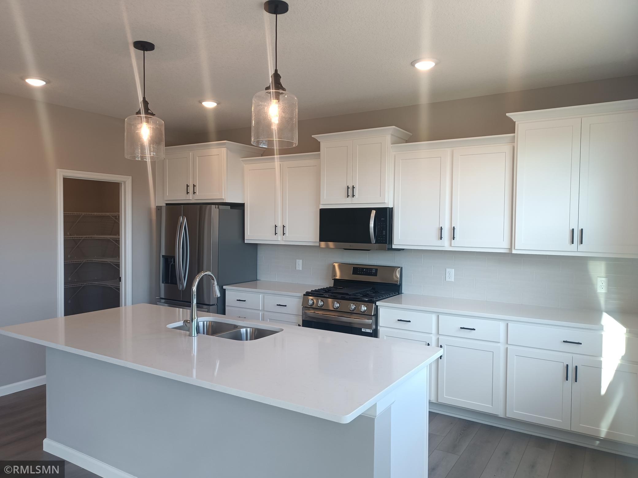 914 Buffalo Street Delano, MN 55328 - Photo 9 of 36