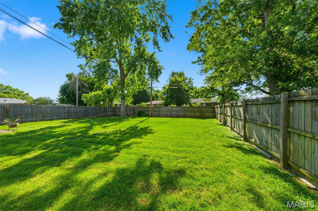 6908 Howdershell Road Hazelwood, MO 63042 - Photo 31 of 32