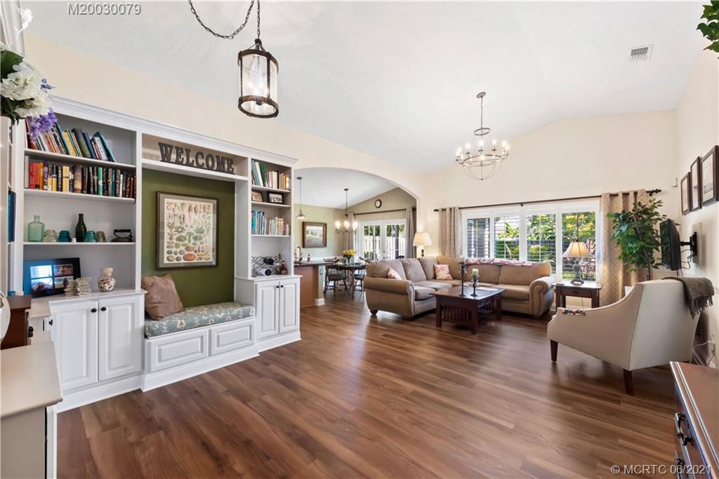 2545 Southeast Springtree Place Stuart, FL 34997 - Photo 4 of 28 Gallery Image 4