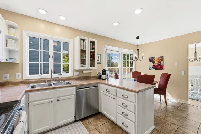 $324,900 | 2707 Cherry Hills Drive, Champaign, IL 61822