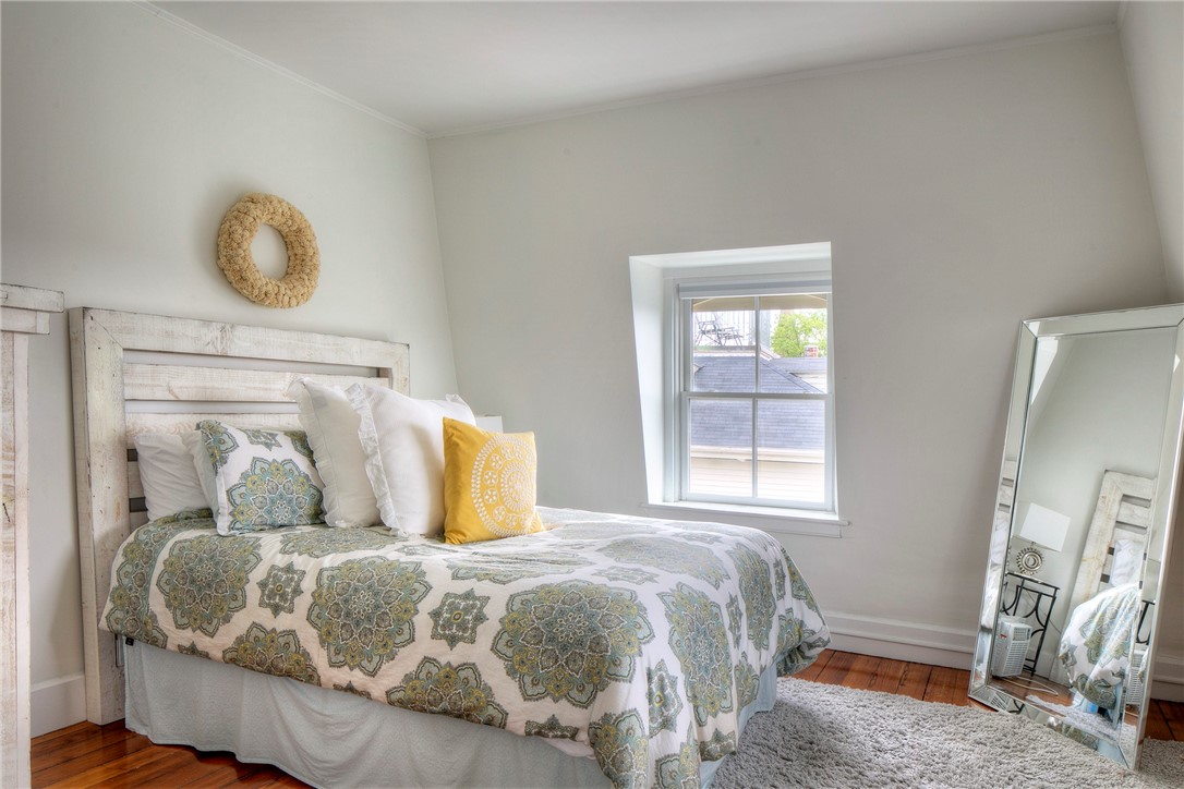 204 Spring Street Newport, RI 02840 - Photo 27 of 50