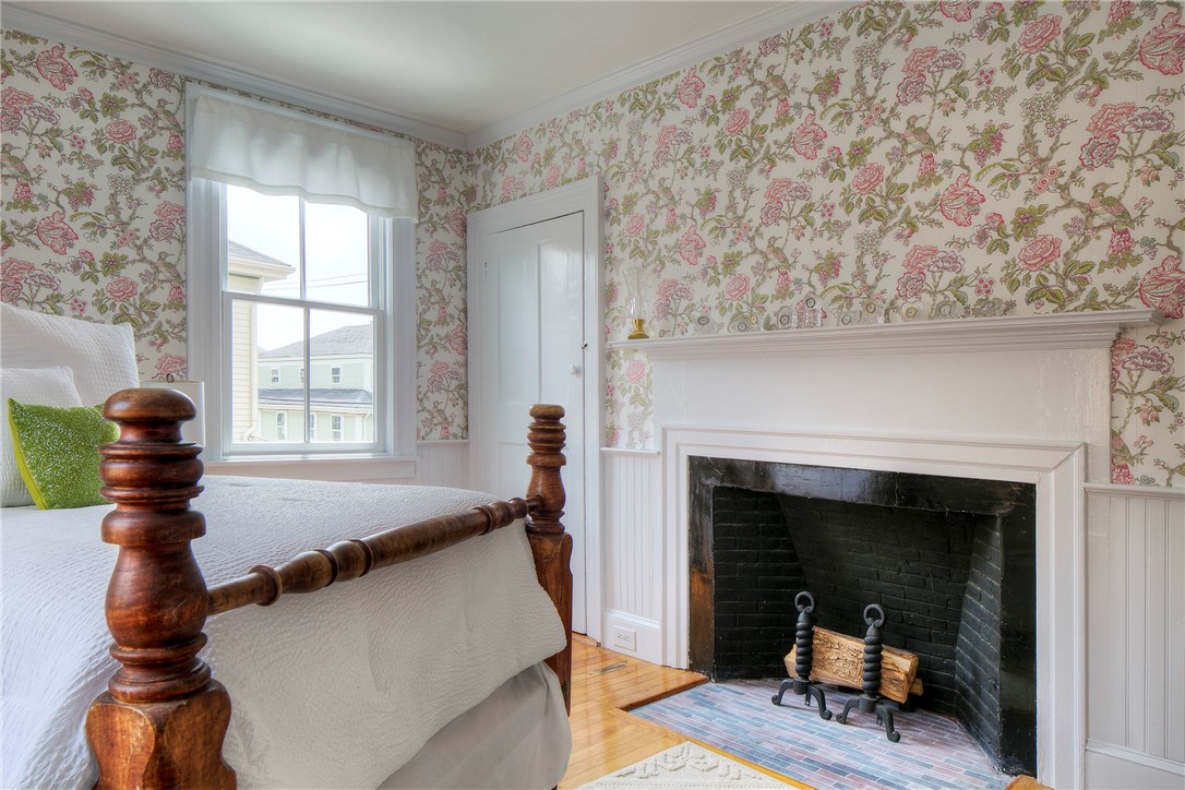 204 Spring Street Newport, RI 02840 - Photo 29 of 50