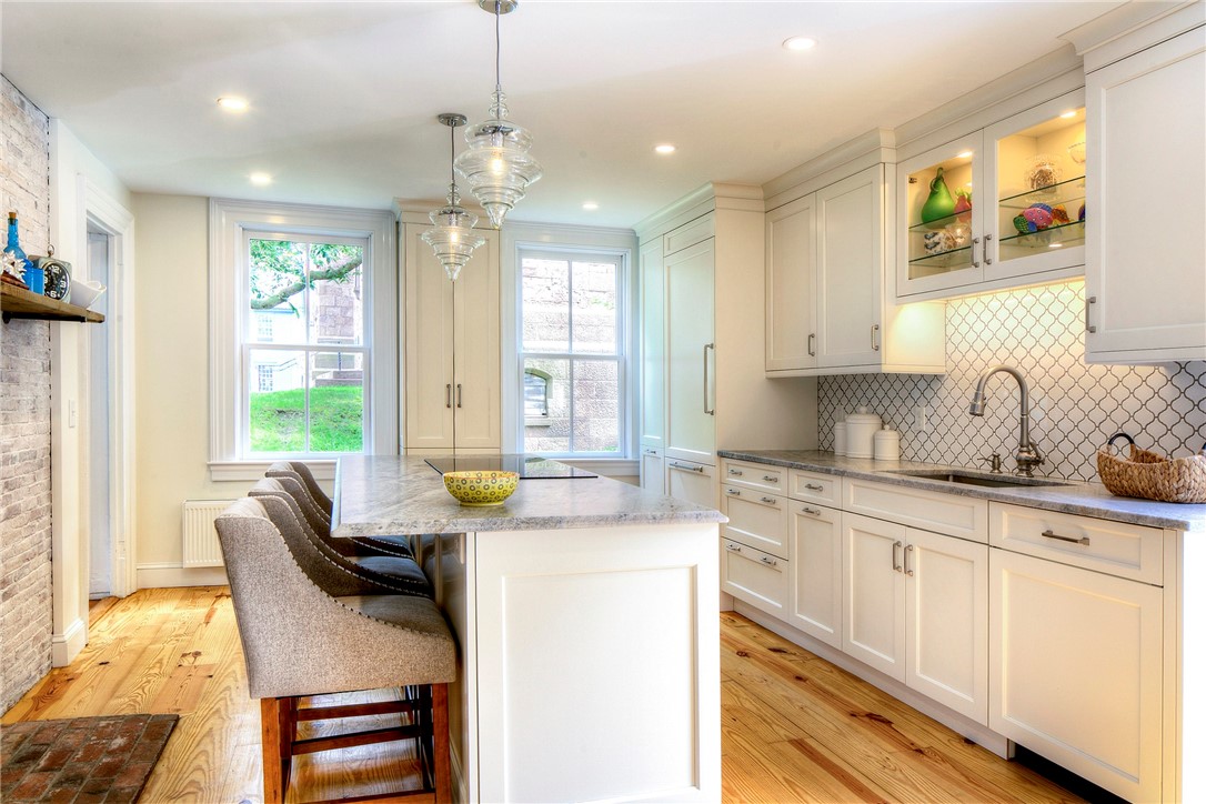 204 Spring Street Newport, RI 02840 - Photo 10 of 50