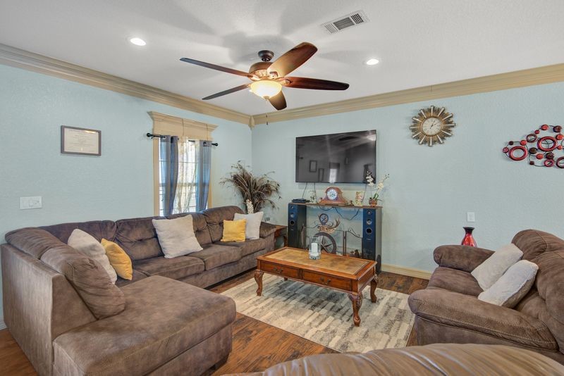 181 County Road 472 Sweeny, TX 77480 - Photo 8 of 35