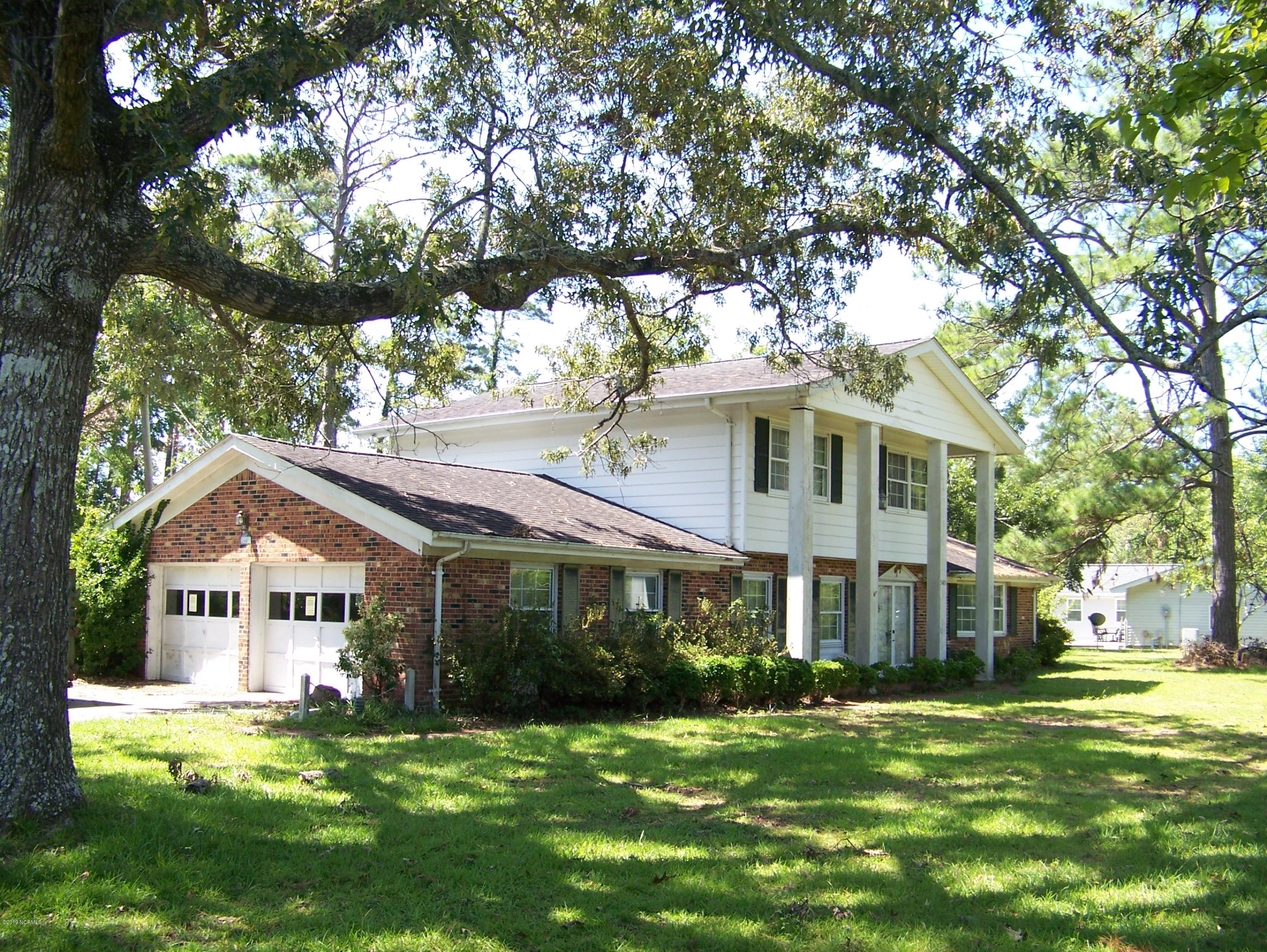 3401 Country Club Road Morehead City, NC 28557 - Photo 1 of 24 100_3828