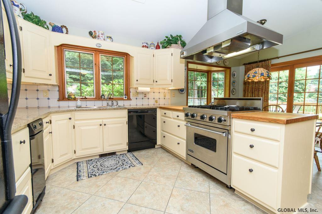 70 Thorndale Road Bethlehem, NY 12159 - Photo 6 of 23 Photo 6