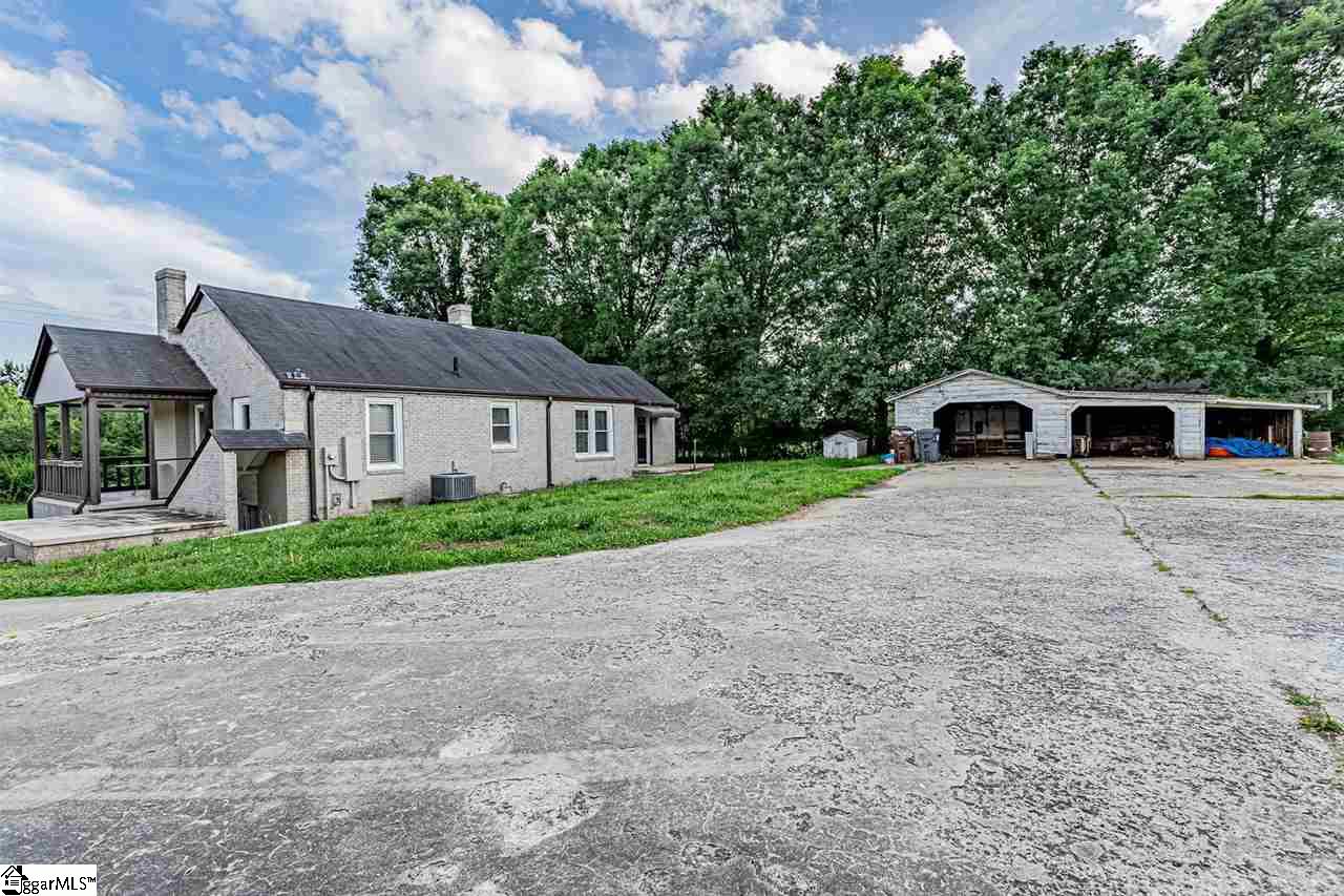 1015 Cely Road Easley, SC 29642 - Photo 4 of 15