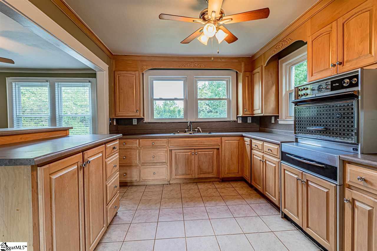 1015 Cely Road Easley, SC 29642 - Photo 8 of 15