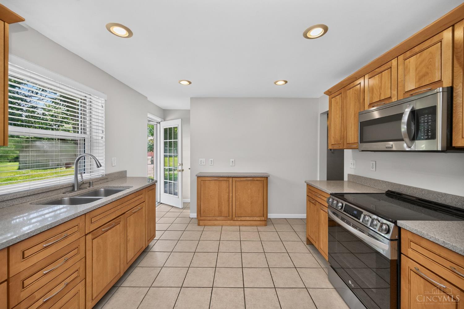 5884 Price Road Milford, OH 45150 - Photo 18 of 55