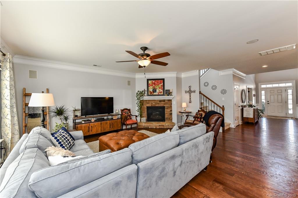16822 Rudence Court Charlotte, NC 28278 - Photo 15 of 31 Gallery Image 15