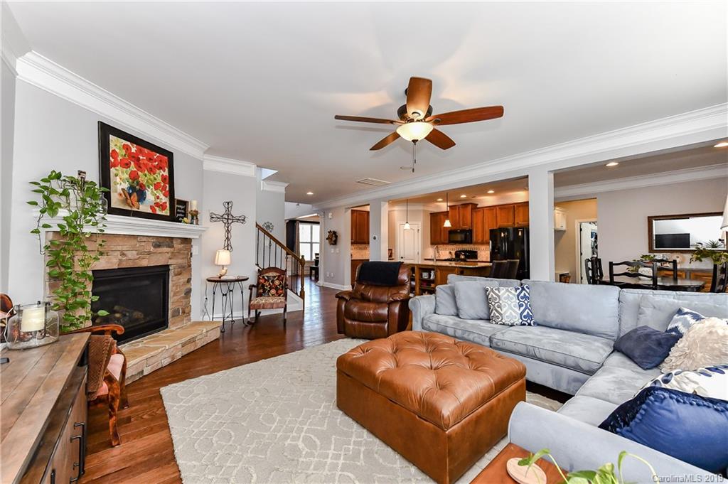 16822 Rudence Court Charlotte, NC 28278 - Photo 8 of 31 Gallery Image 8