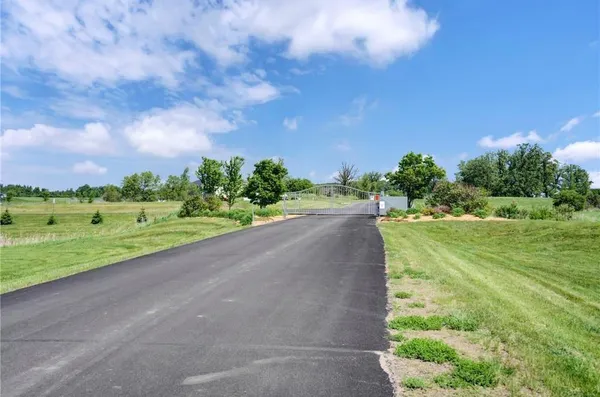 $125,000 | 35747 Oxford Avenue, Center City, MN 55012