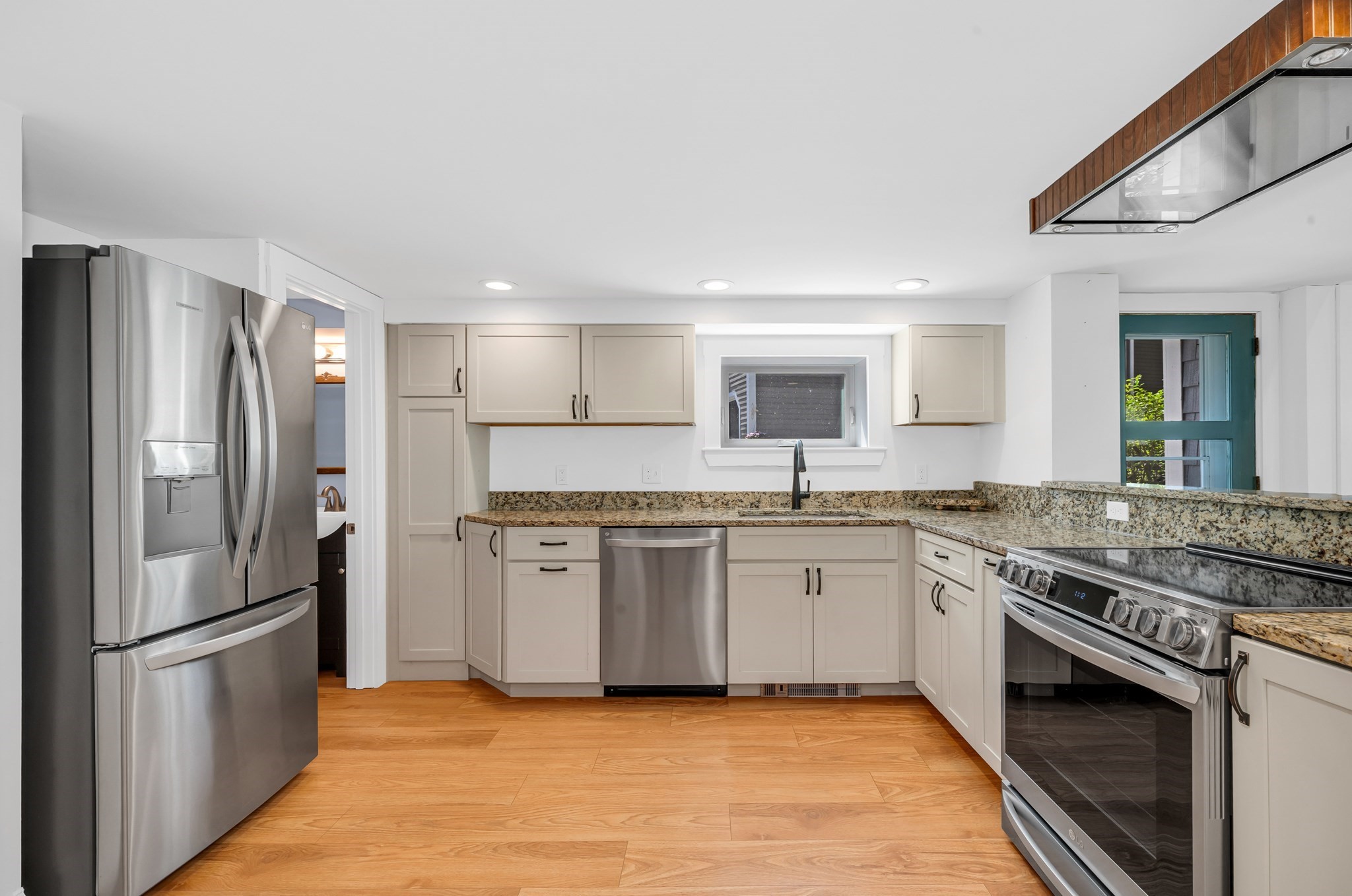 22 Lake Attitash Road Amesbury, MA 01913 - Photo 2 of 40 Gallery Image 2