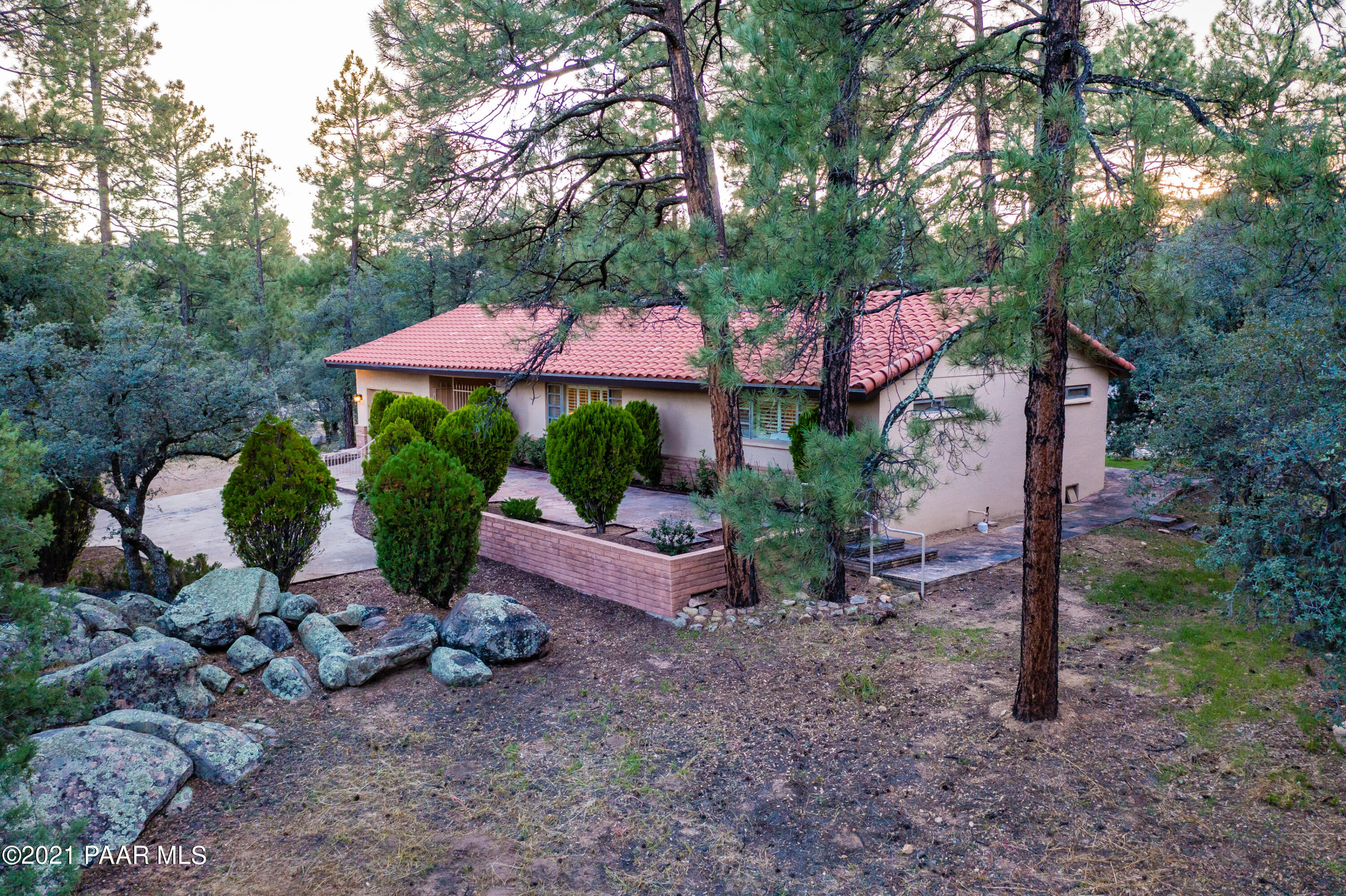 901 Norris Road Prescott, AZ 86305 - Photo 2 of 34 Front of Home