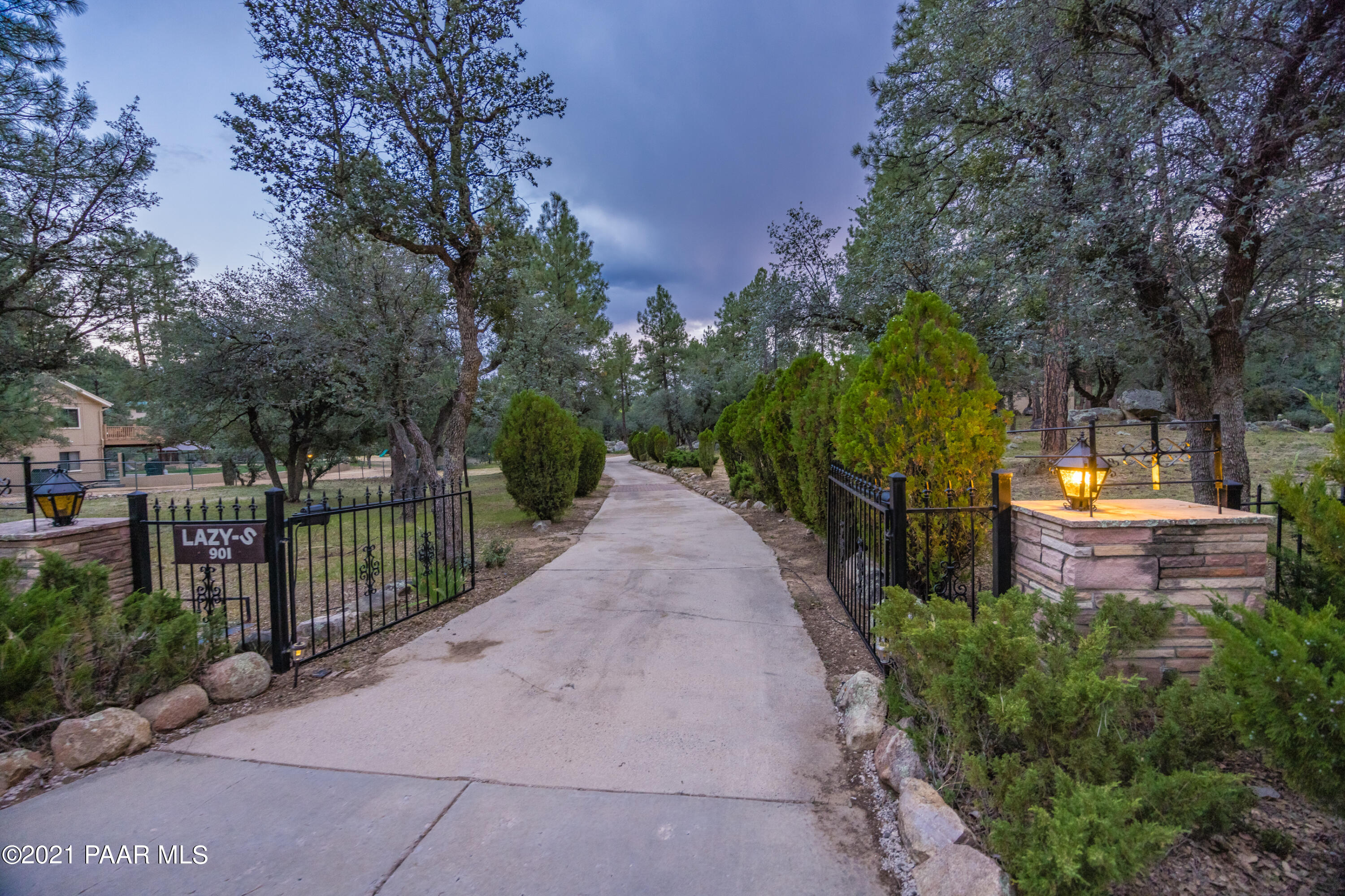 901 Norris Road Prescott, AZ 86305 - Photo 3 of 34 Gated Entrance