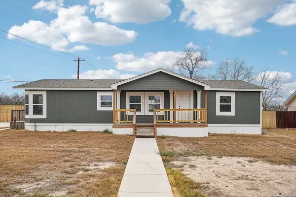$210,000 | 101 Natchez Street, Poth, TX 78147