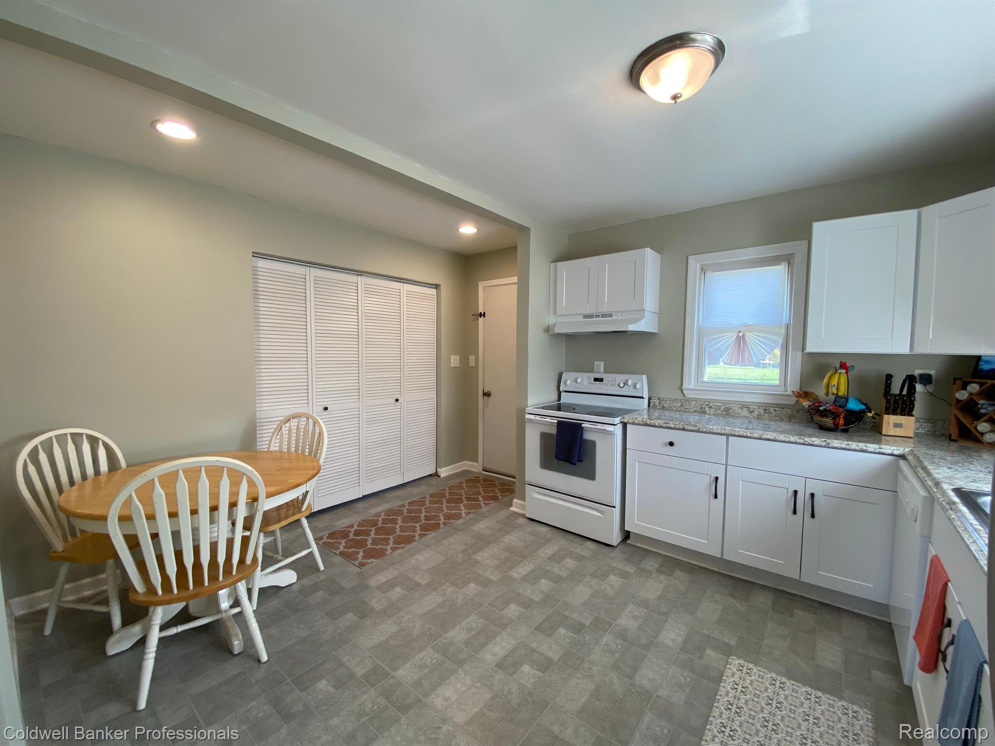 3353 Filbert Street Wayne, MI 48184 - Photo 5 of 10 Kitchen