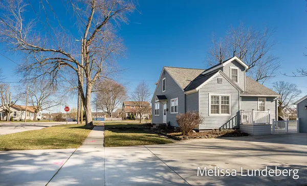 $499,000 | 220 Barber Street, Spring Lake, MI 49456