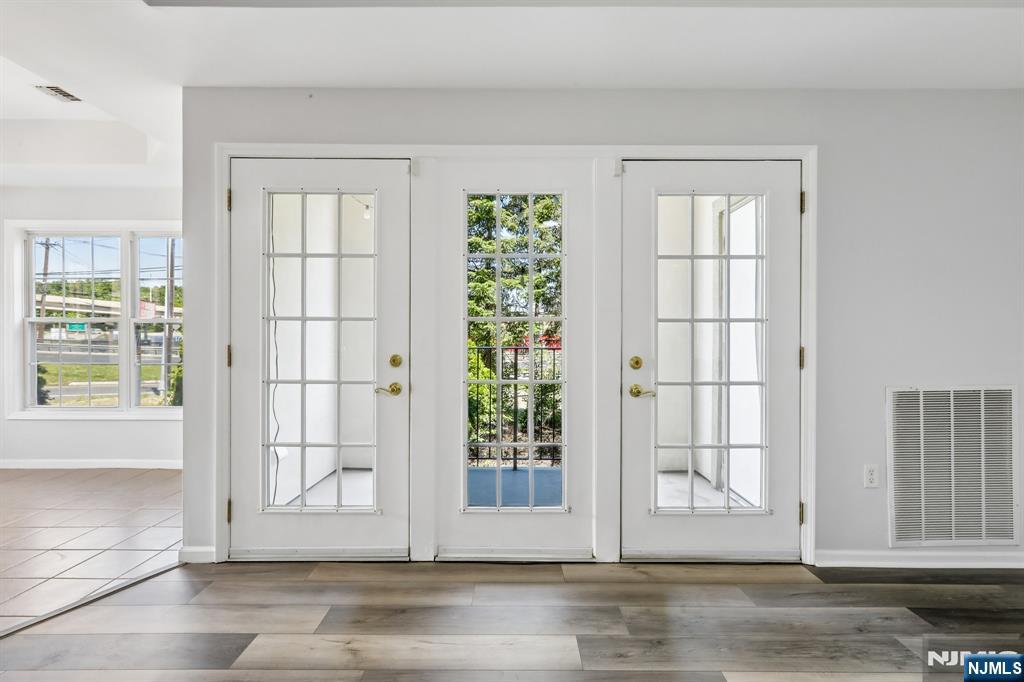 9104 Ravenscroft Road Clifton, NJ 07013 - Photo 19 of 50