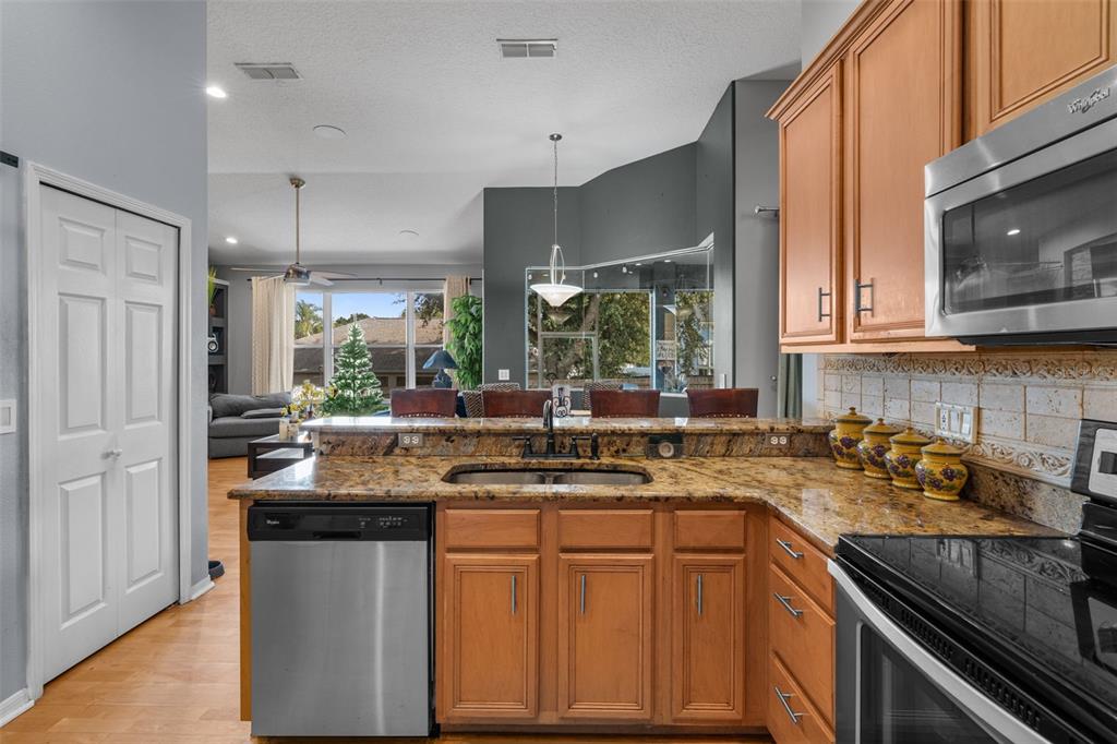 1381 Shelter Rock Road Orlando, FL 32835 - Photo 14 of 42