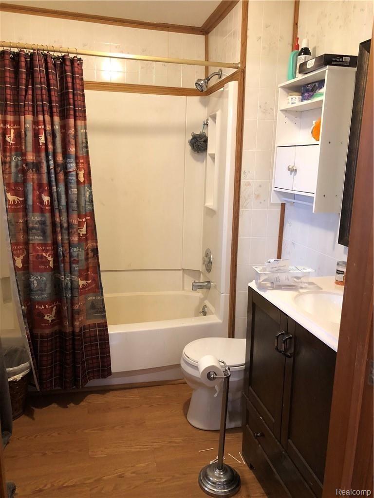 10158 Currier Road Millington, MI 48746 - Photo 11 of 14 Bathroom