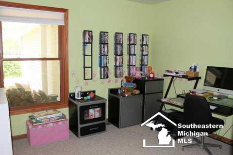 363 Sullivan Road Monroe, MI 48161 - Photo 12 of 32 21166777-11.JPG