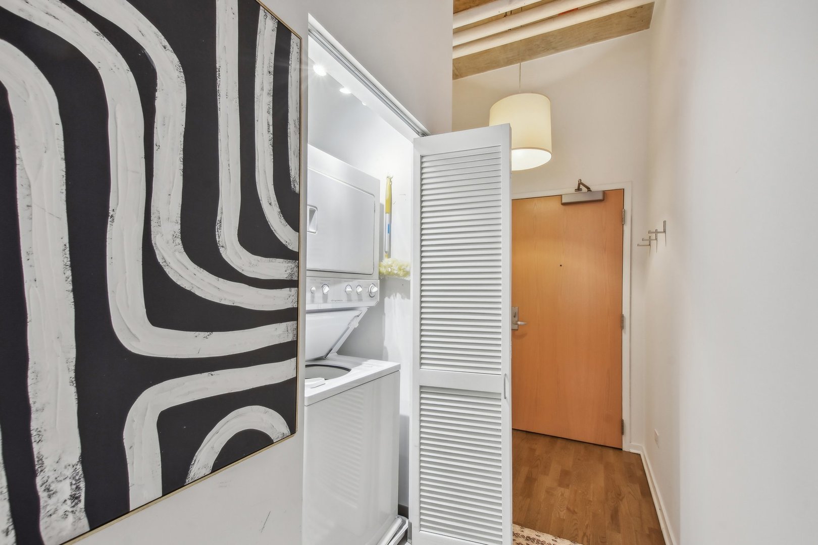 611 South Wells Street, Unit 702 Chicago, IL 60607 - Photo 29 of 32 a view of a door with a door