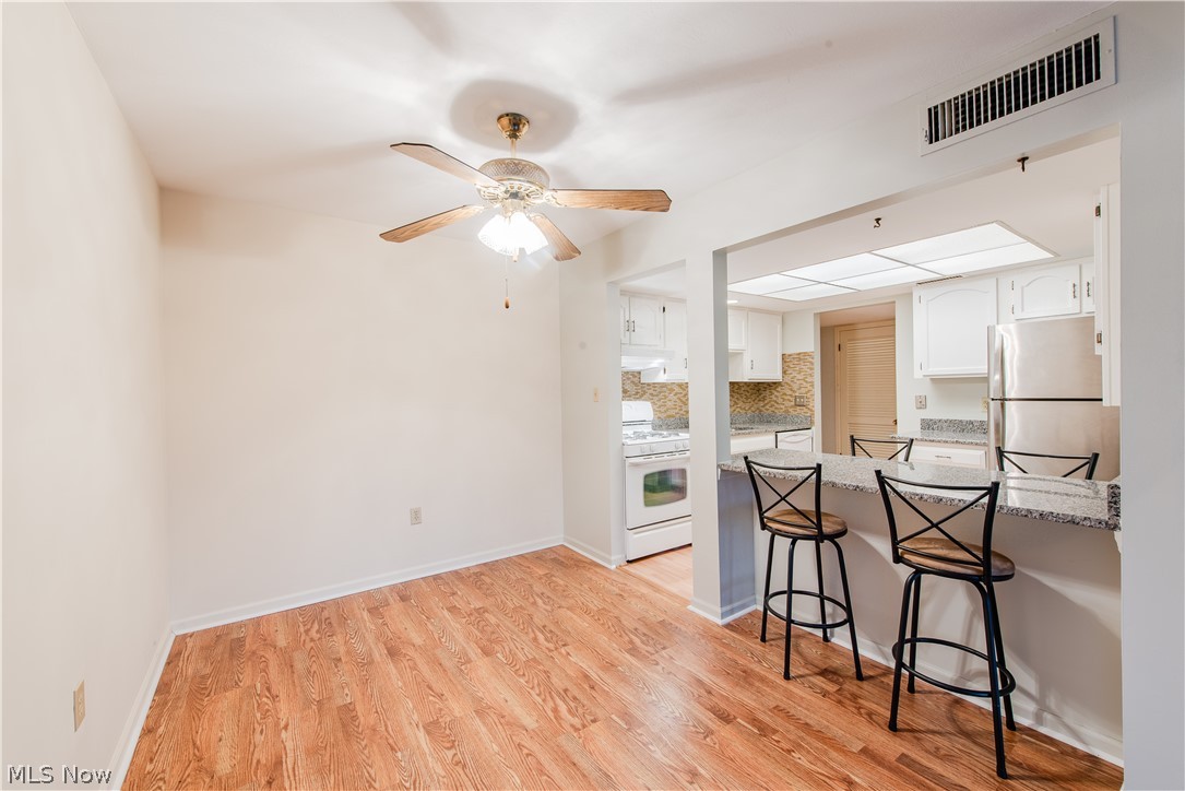 22701 Center Ridge Road, Unit 207 Rocky River, OH 44116 - Photo 8 of 26 Dining Room Area