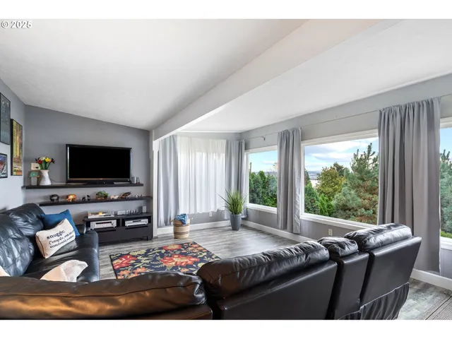 $875,000 | 6409 Southeast Evergreen Highway, Vancouver, WA 98661