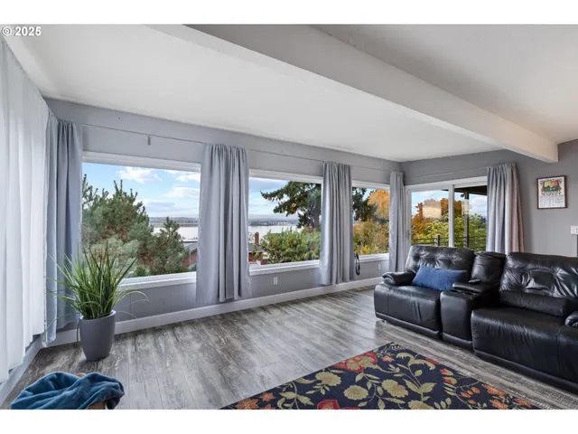 $875,000 | 6409 Southeast Evergreen Highway, Vancouver, WA 98661