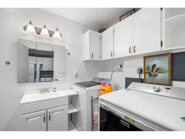 $875,000 | 6409 Southeast Evergreen Highway, Vancouver, WA 98661