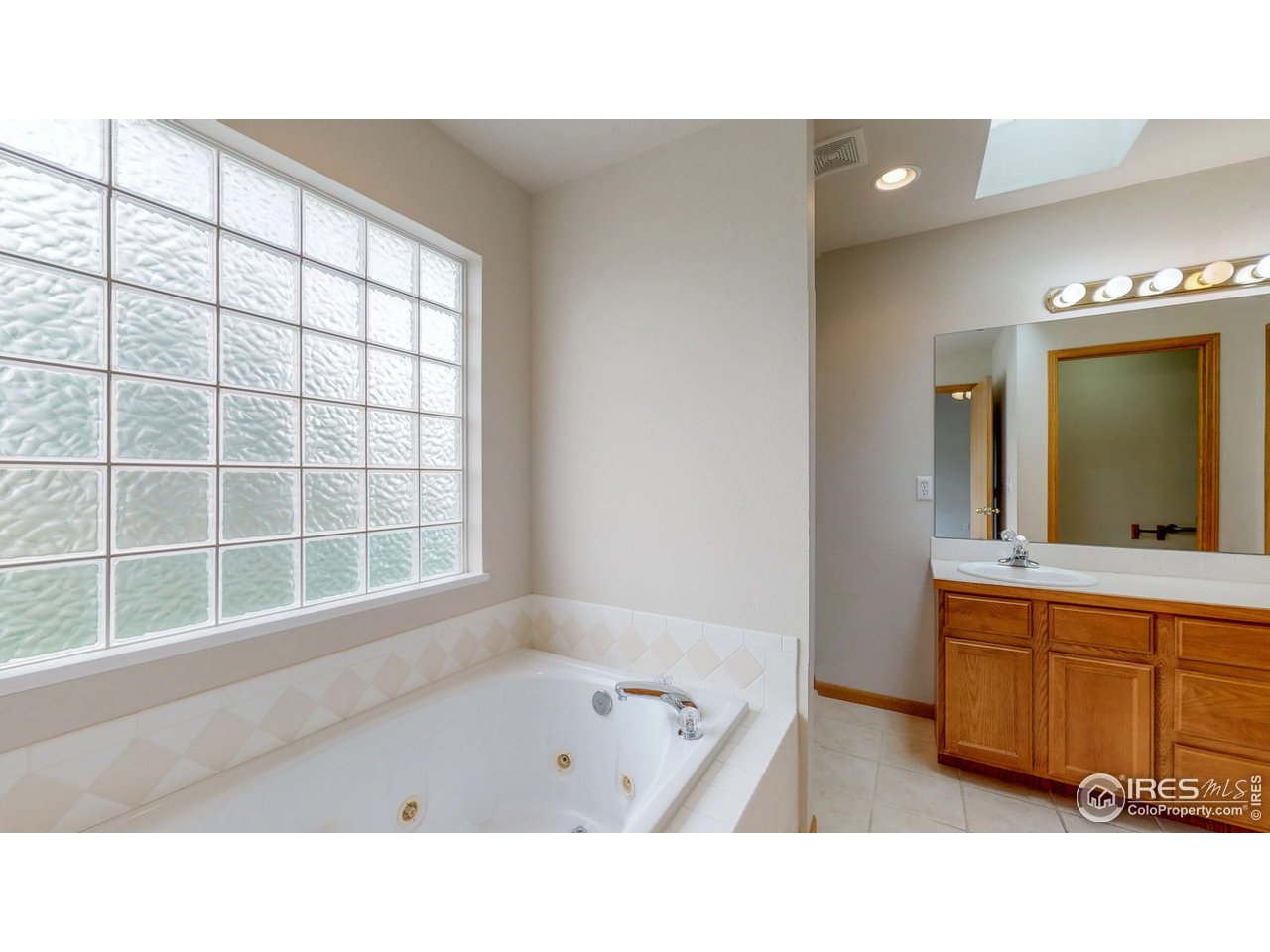 1200 Black Hawk Road Eaton, CO 80615 - Photo 17 of 34 Jetted Tub