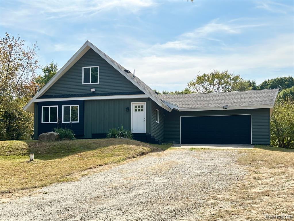 9434 Lee Jones Road Fenton, MI 48430 - Photo 1 of 25