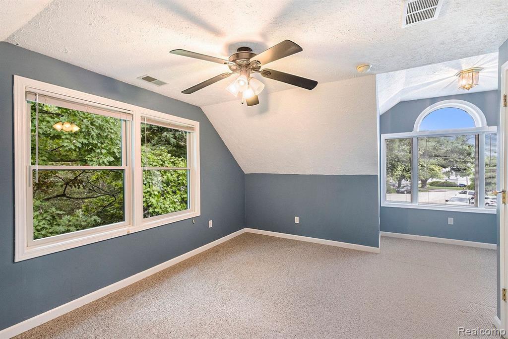 13599 South Horrell Road Fenton, MI 48430 - Photo 15 of 31