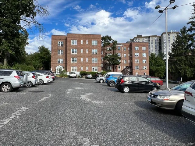 $2,750 | 70 Strawberry Hill Avenue, Unit 43A, Stamford, CT 06902