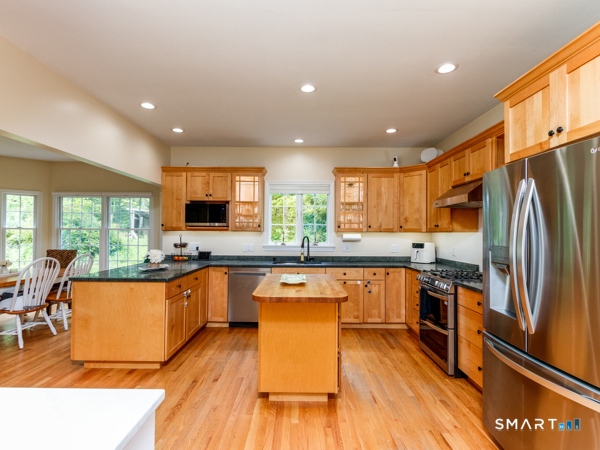 34 R Goldfinch Road Durham, CT 06422 - Photo 8 of 36 Kitchen